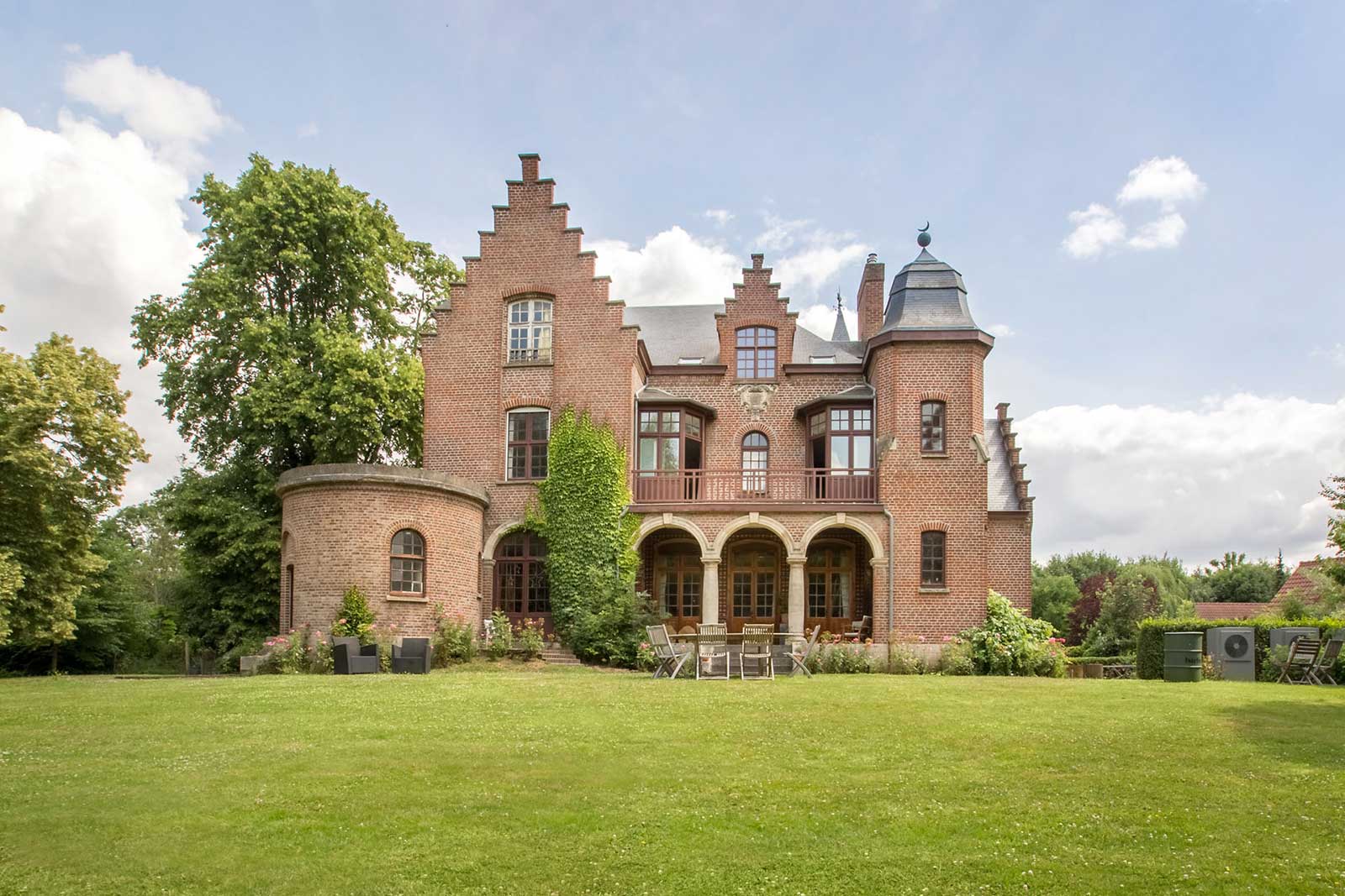 Le Manoir du Baz et son parc arboré, à Loos